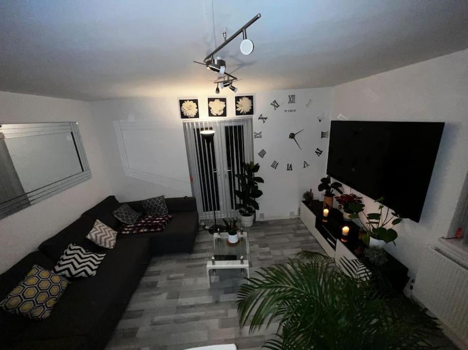 1-Bed Flat With Fast Wi-Fi In Prime Location 15Mins From Central London Exterior photo