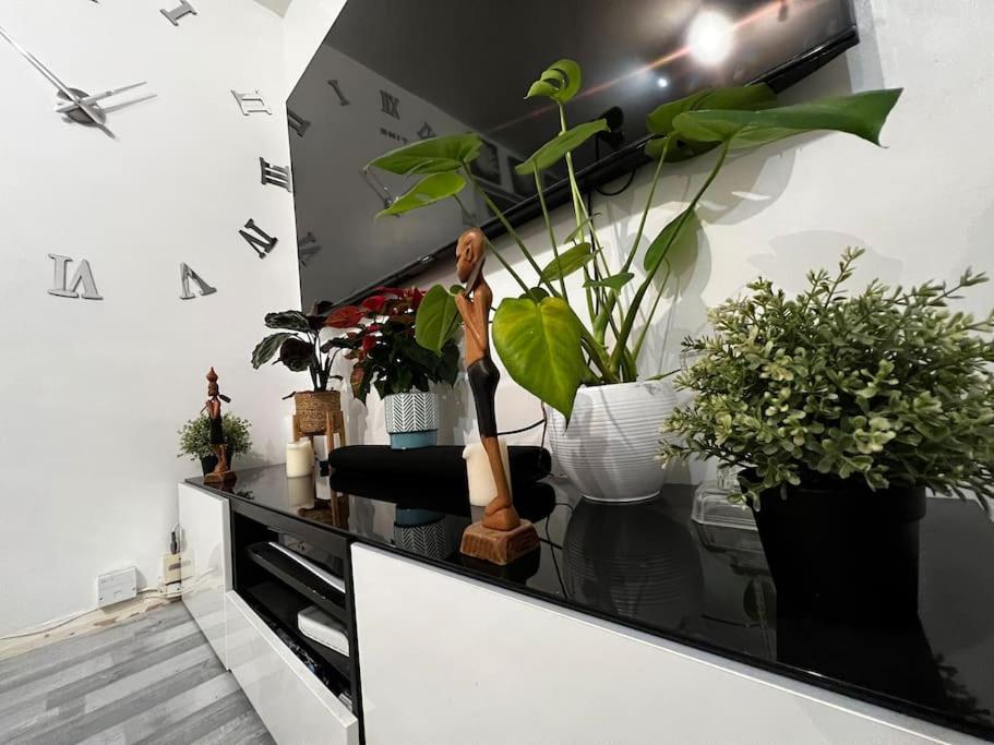 1-Bed Flat With Fast Wi-Fi In Prime Location 15Mins From Central London Exterior photo