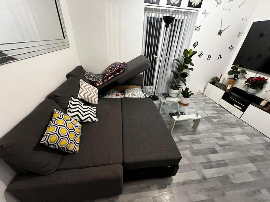 1-Bed Flat With Fast Wi-Fi In Prime Location 15Mins From Central London Exterior photo
